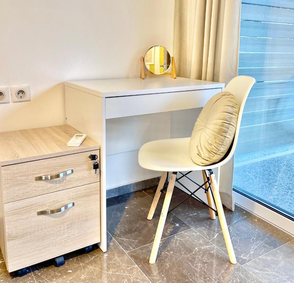 Retropolitan Living Patras Apartment Екстериор снимка
